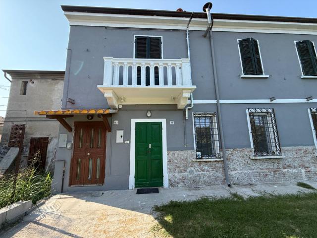 Appartamento al Piano Terra in vendita a Borgocarbonara
