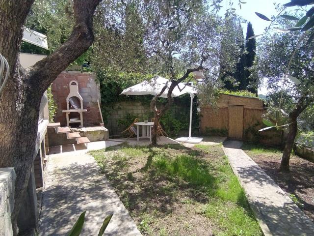 Appartamento al piano terra ristrutturato in villetta bifami. 120m² Monsummano Terme