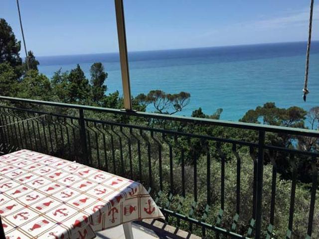 Appartamento all’ultimo piano con vista panoramica sul mare. 54m² Chiavari