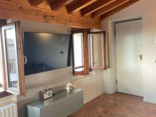 Appartamento arredato Colombaro timoline