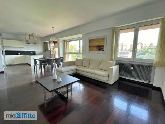 Appartamento arredato con piscina Eur, laurentino, checchignola, montagnola, fonte meravigliosa