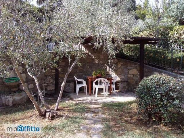 Appartamento arredato con piscina L'apparita monte pilli