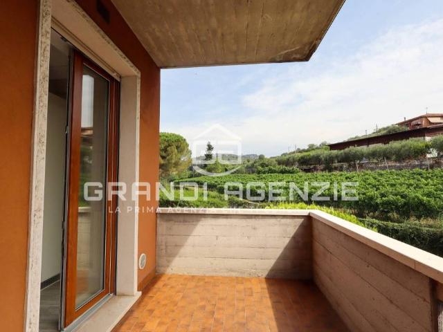 Appartamento arredato con terrazza panoramica