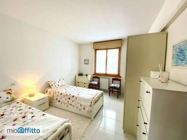 Appartamento arredato con terrazzo Massa