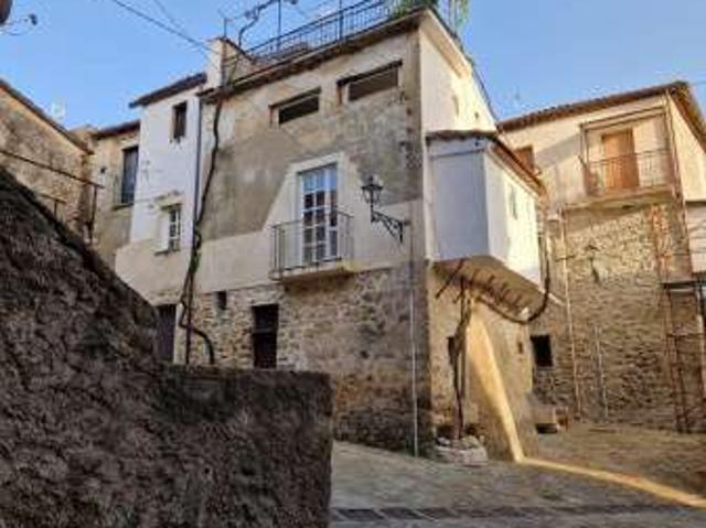 Appartamento arredato con terrazzo Massa