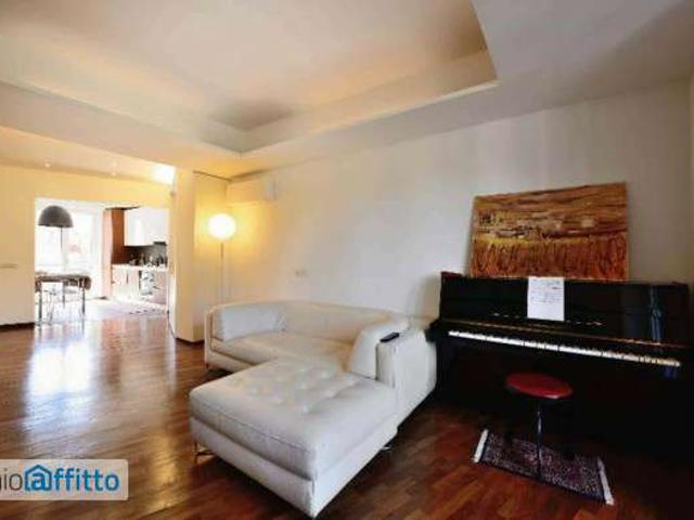 Appartamento arredato con terrazzo Milano
