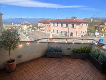 Appartamento arredato con terrazzo Neri