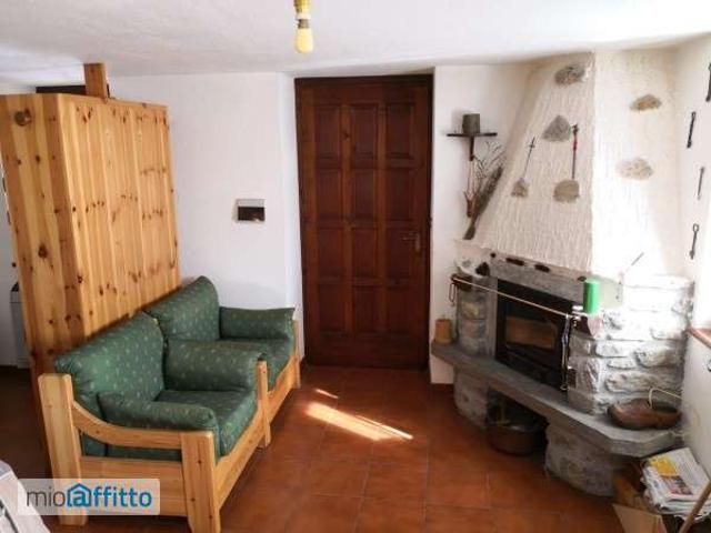 Appartamento arredato con terrazzo Orbeillaz