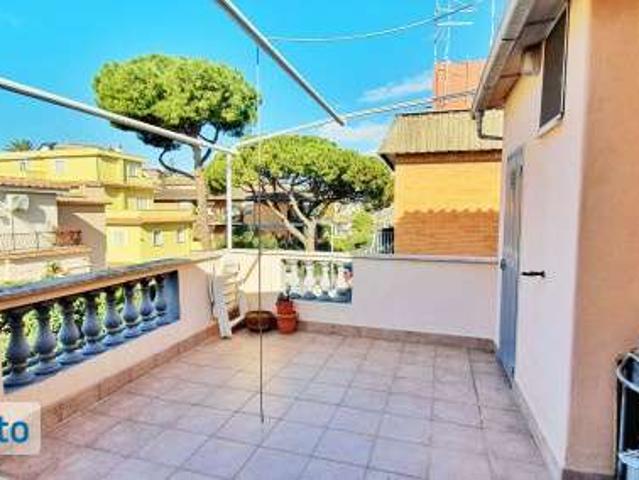 Appartamento arredato con terrazzo Acilia, vitinia, ostia antica, malafede, dragona delle borgate