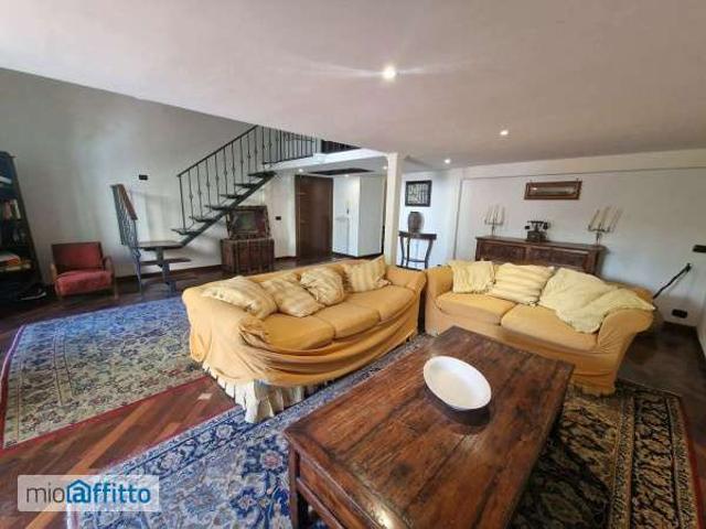 Appartamento arredato con terrazzo Arenella