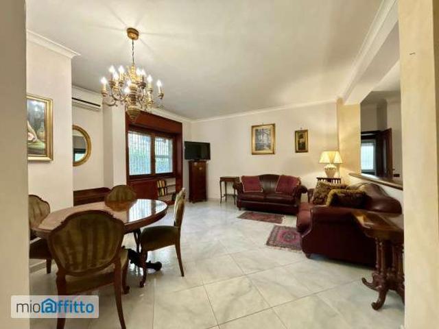 Appartamento arredato con terrazzo Arenella