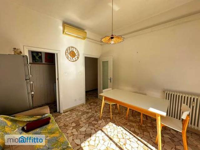 Appartamento arredato con terrazzo Bolognina