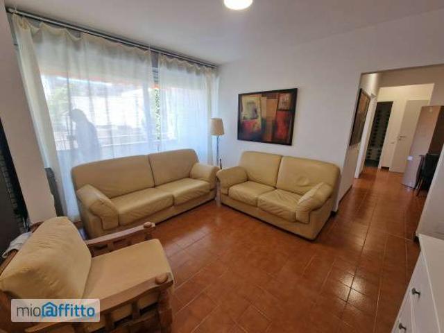 Appartamento arredato con terrazzo Bolzaneto