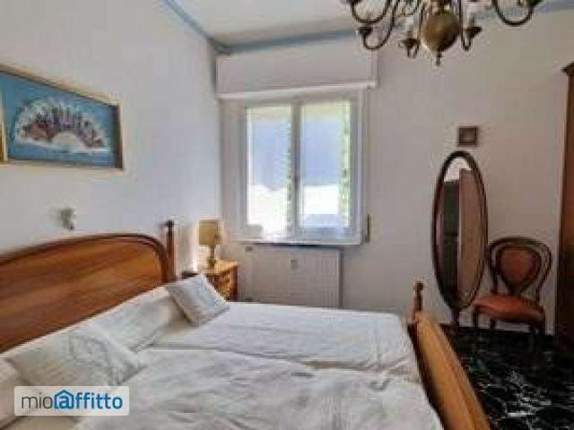 Appartamento arredato con terrazzo Bolzaneto
