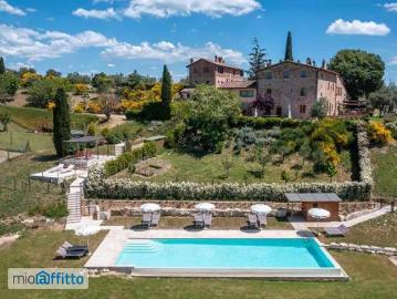 Appartamento arredato con terrazzo Castelnuovo Berardenga