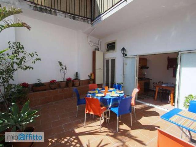 Appartamento arredato con terrazzo Catania