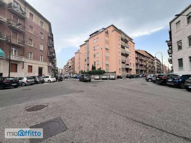 Appartamento arredato con terrazzo Cenisia