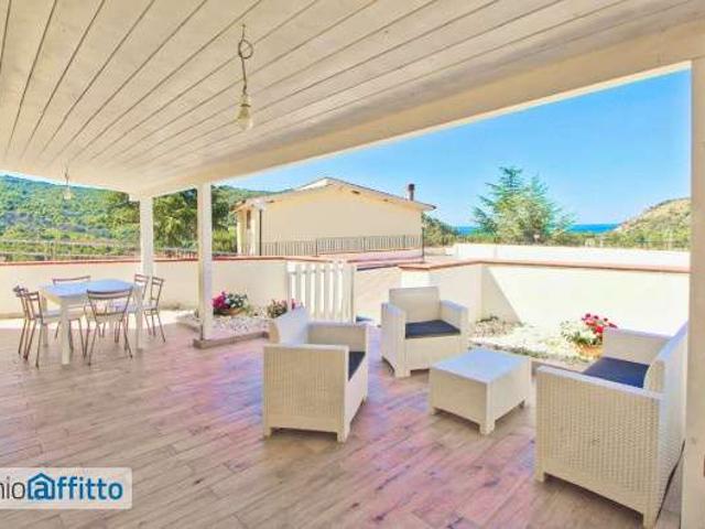 Appartamento arredato con terrazzo Centola