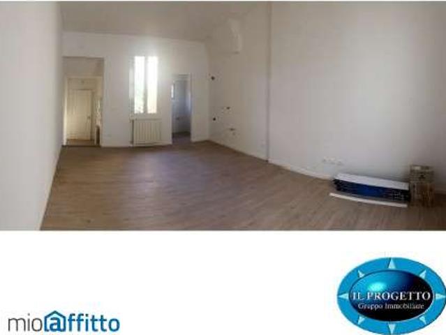 Appartamento arredato con terrazzo Centro