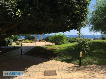 Appartamento arredato con terrazzo Centro