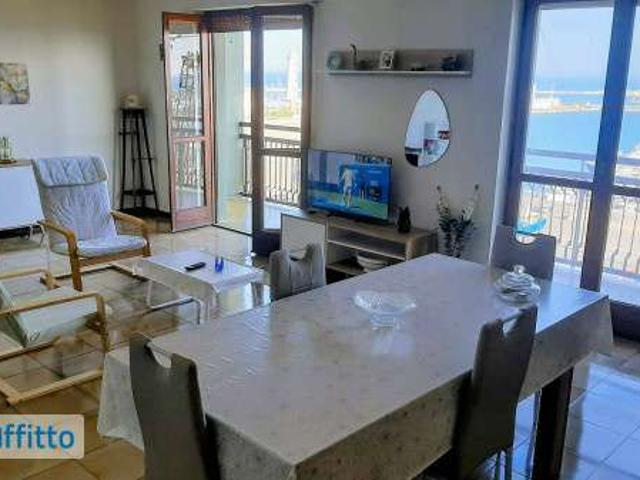 Appartamento arredato con terrazzo Centro