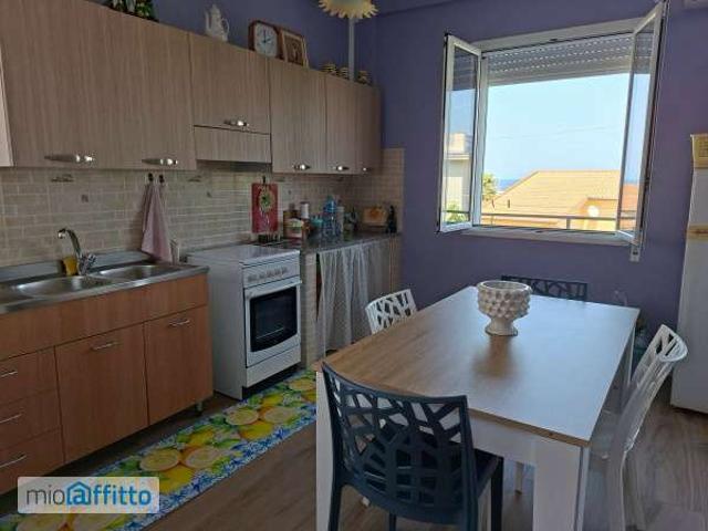 Appartamento arredato con terrazzo Centro