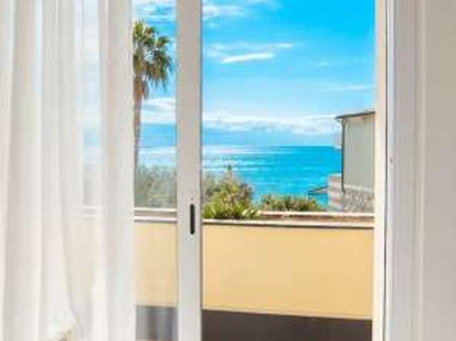 Appartamento arredato con terrazzo Centro