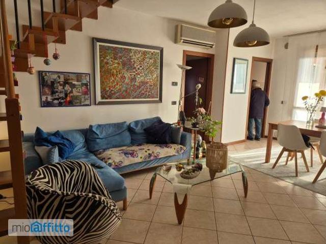 Appartamento arredato con terrazzo Centro