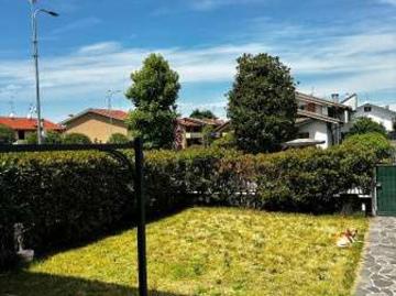 Appartamento arredato con terrazzo Centro