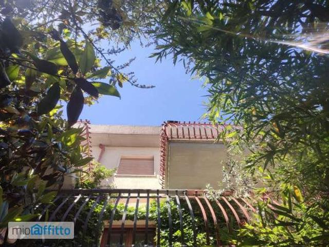 Appartamento arredato con terrazzo Centro