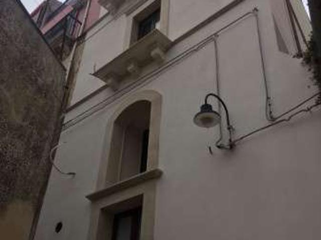 Appartamento arredato con terrazzo Centro
