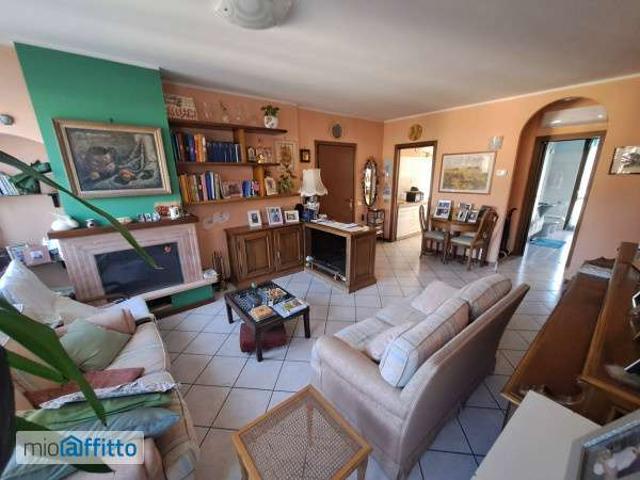 Appartamento arredato con terrazzo Centro