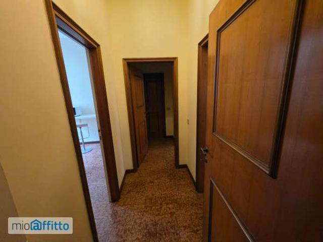 Appartamento arredato con terrazzo Centro