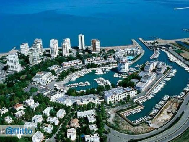 Appartamento arredato con terrazzo Centro