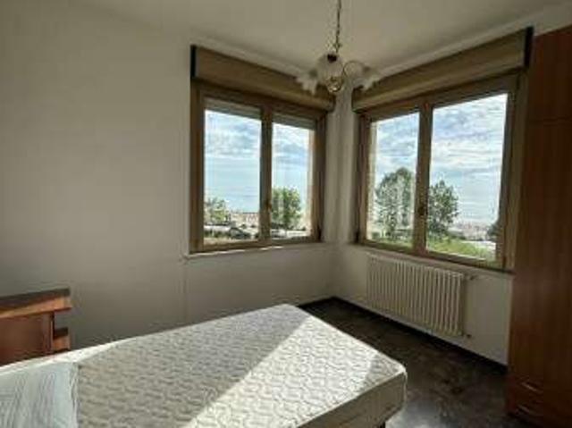 Appartamento arredato con terrazzo Centro