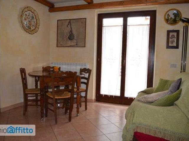 Appartamento arredato con terrazzo Centro