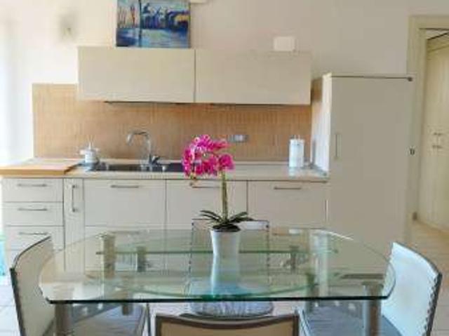 Appartamento arredato con terrazzo Centro