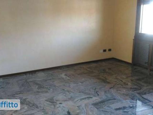 Appartamento arredato con terrazzo Centro