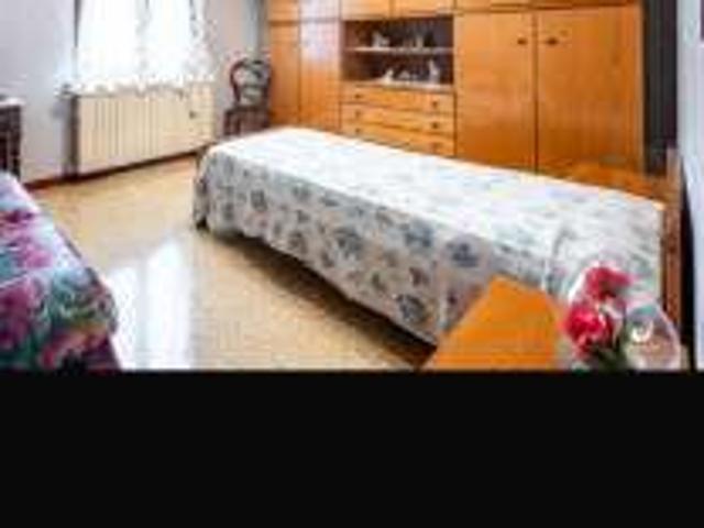 Appartamento arredato con terrazzo Centro