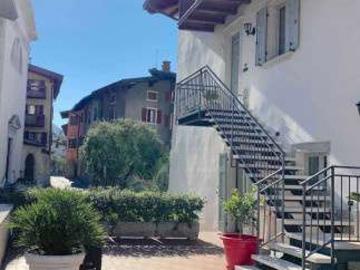 Appartamento arredato con terrazzo Centro