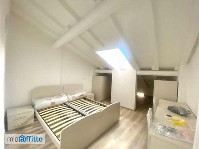 Appartamento arredato con terrazzo Centro