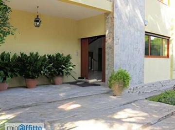 Appartamento arredato con terrazzo Centro