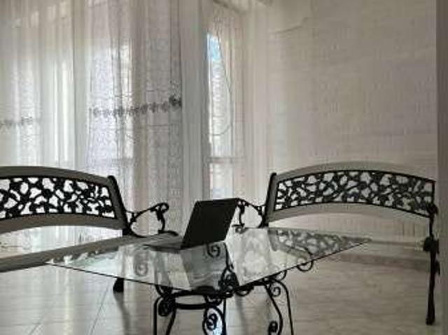 Appartamento arredato con terrazzo Centro