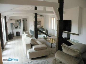 Appartamento arredato con terrazzo Centro