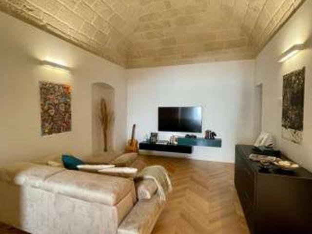 Appartamento arredato con terrazzo Centro
