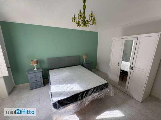 Appartamento arredato con terrazzo Centro