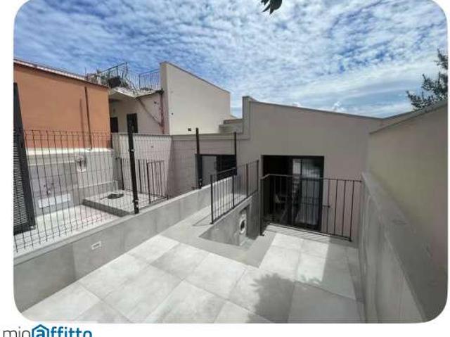 Appartamento arredato con terrazzo Centro