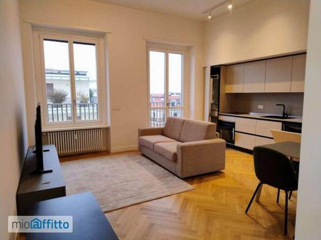 Appartamento arredato con terrazzo Centro