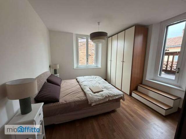 Appartamento arredato con terrazzo Centro