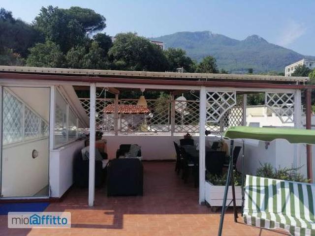 Appartamento arredato con terrazzo Centro